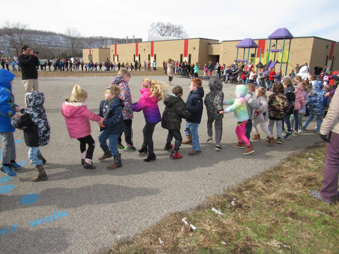 6 More Weeks of Winter ‘Wildcat Willy’ Sees Shadow at Washington Lands
